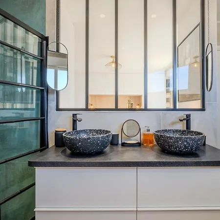 Avec Terrasse Et Vue Appartement *