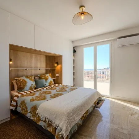 Avec Terrasse Et Vue Appartement *